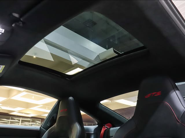 PORSCHE 911 CARRERA GTS - Imagem 8