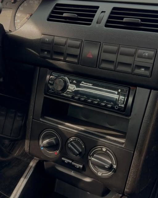 VOLKSWAGEN SAVEIRO MI PLUS/SPORTLINE - Imagem 17