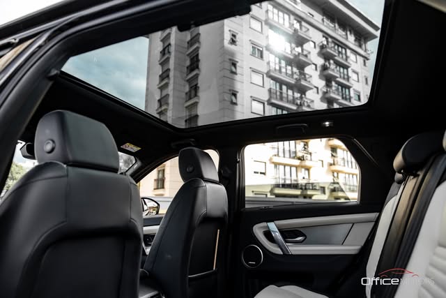 LAND ROVER DISCOVERY SPORT D200 SE R-DYNAMIC - Imagem 8