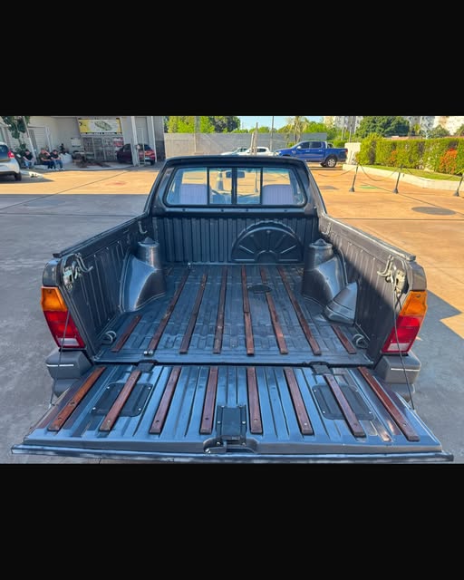 VOLKSWAGEN SAVEIRO CL - Imagem 13