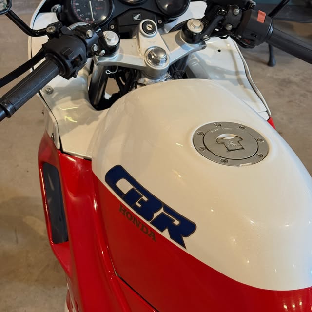 HONDA CBR 450 SR - Imagem 7