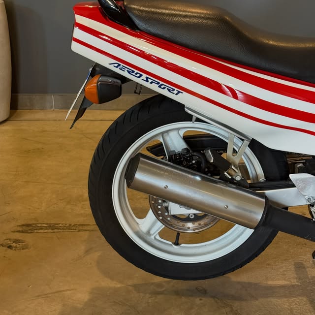 HONDA CBR 450 SR - Imagem 10