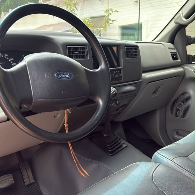 FORD F-250 XLT-L - Imagem 9
