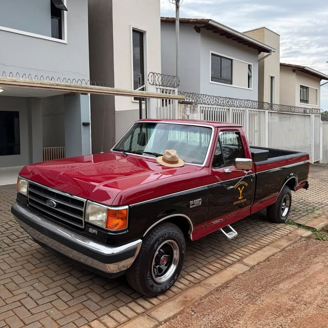 FORD F-150 XLT LARIAT - Imagem 2