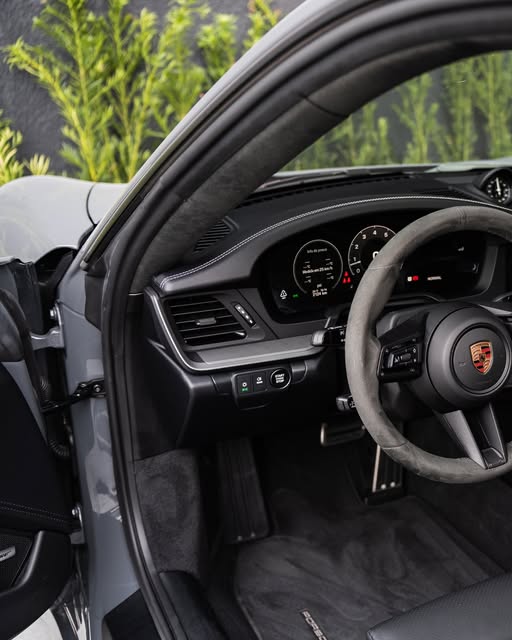 PORSCHE 911 CARRERA - Imagem 5