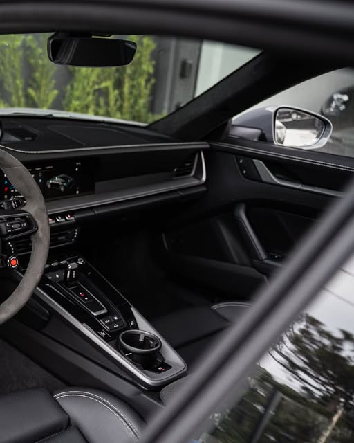 PORSCHE 911 CARRERA - Imagem 6