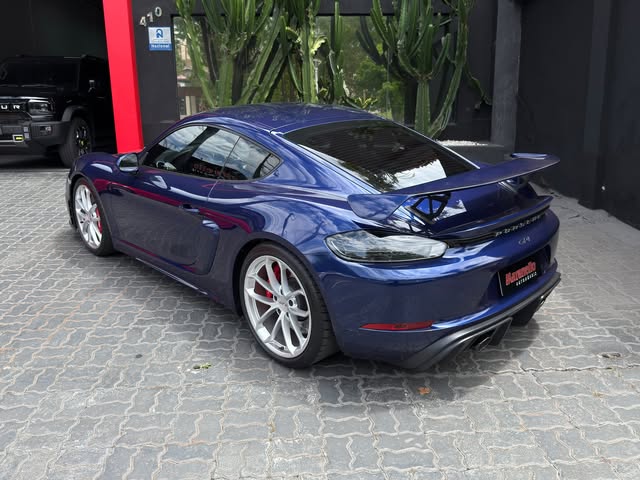 PORSCHE 718 CAYMAN GT4 - Imagem 4