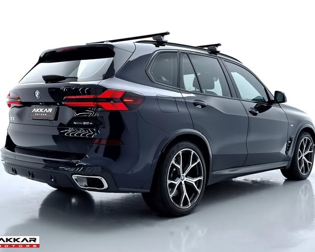 BMW X5 XDRIVE50E M SPORT - Imagem 2