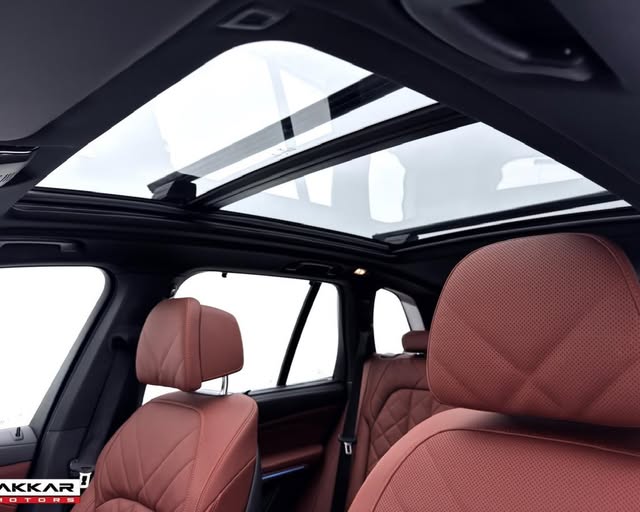 BMW X5 XDRIVE50E M SPORT - Imagem 4