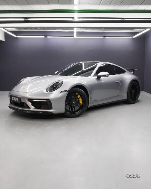 PORSCHE 911 CARRERA GTS - Imagem 1