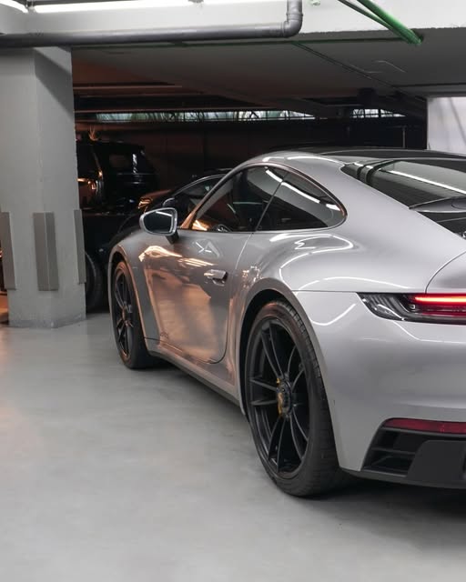 PORSCHE 911 CARRERA GTS - Imagem 8