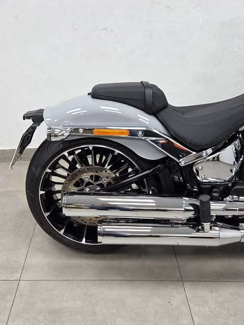 HARLEY-DAVIDSON SOFTAIL BREAKOUT - Imagem 4