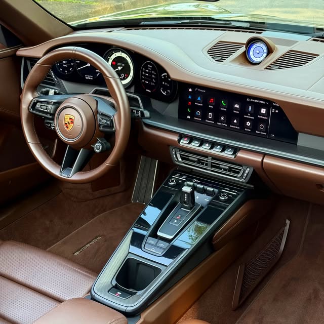 PORSCHE 911 CARRERA GTS - Imagem 14