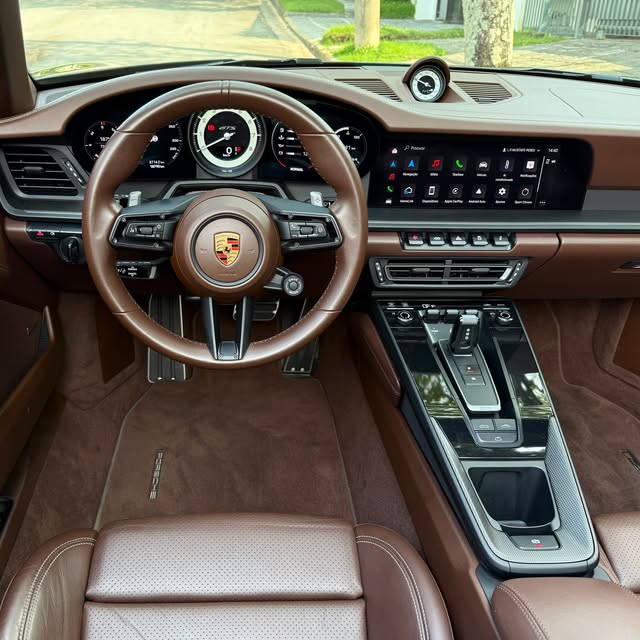 PORSCHE 911 CARRERA GTS - Imagem 6