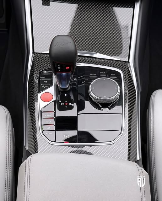 BMW M3 COMPETITION - Imagem 11