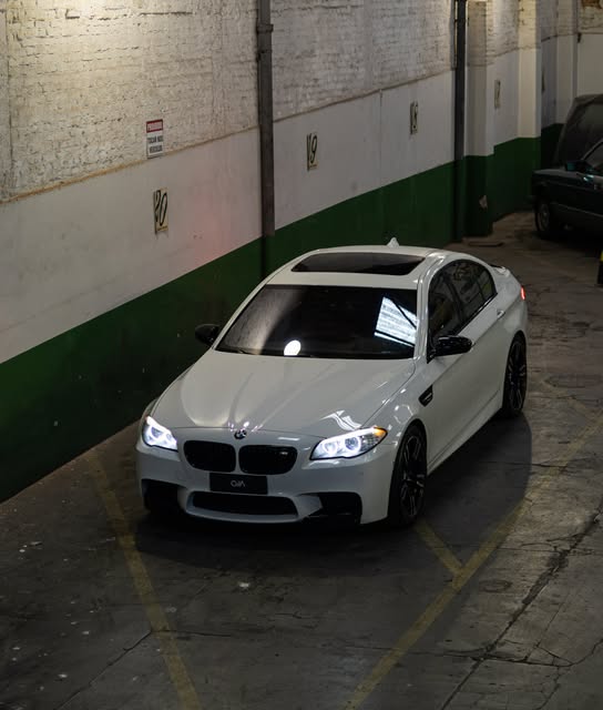 BMW M5 - Imagem 1