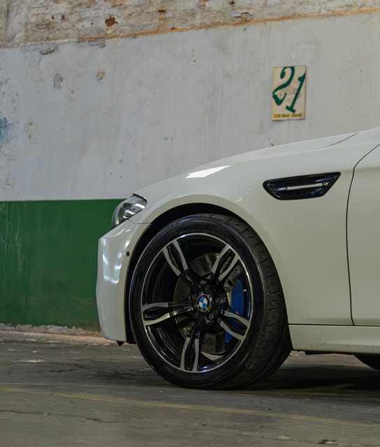 BMW M5 - Imagem 10
