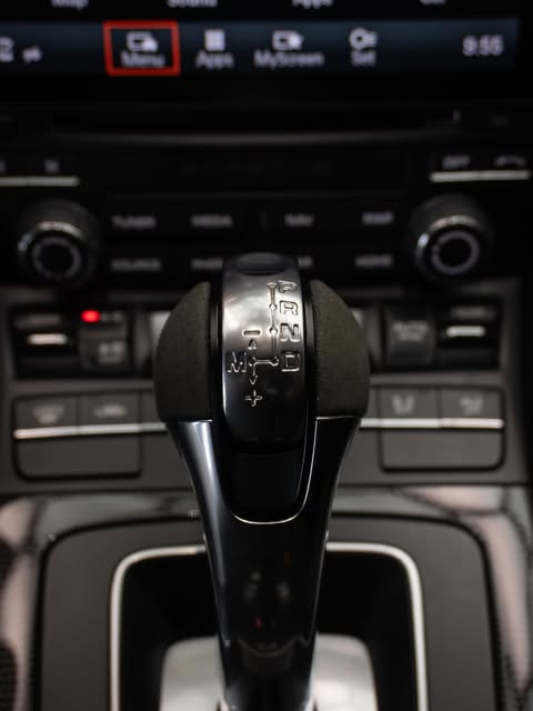 PORSCHE 718 CAYMAN GT4 - Imagem 14