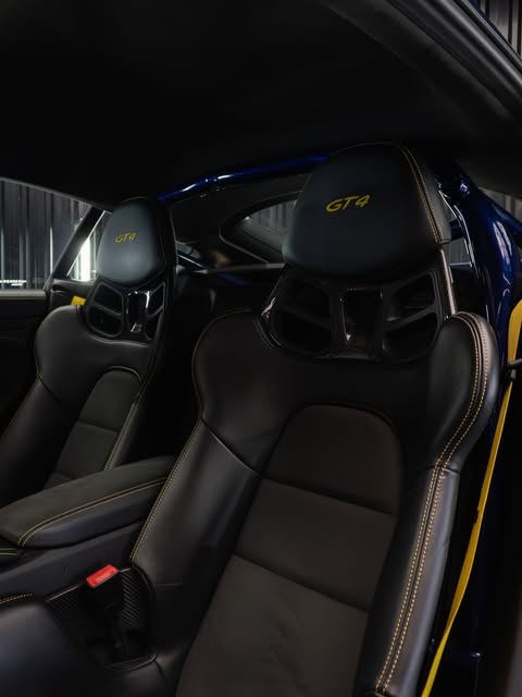 PORSCHE 718 CAYMAN GT4 - Imagem 16