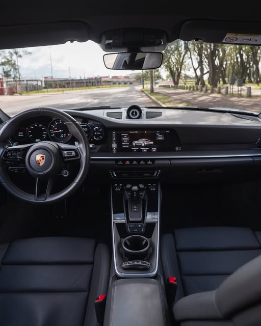PORSCHE 911 CARRERA - Imagem 8