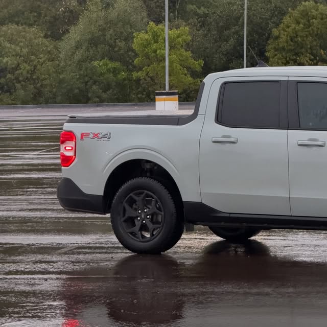 FORD MAVERICK LARIAT FX4 - Imagem 4