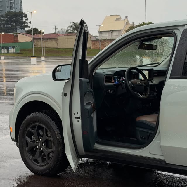 FORD MAVERICK LARIAT FX4 - Imagem 6