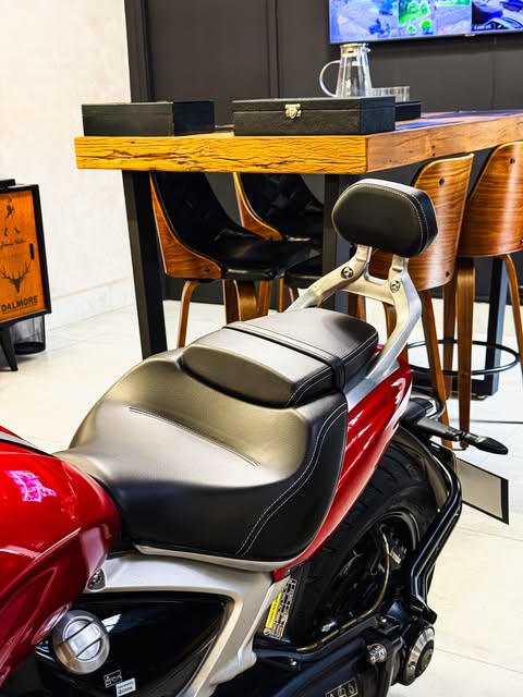 TRIUMPH ROCKET 3 R - Imagem 12