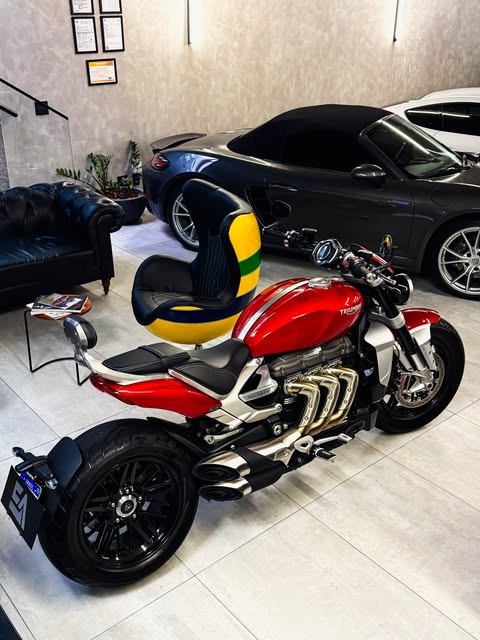 TRIUMPH ROCKET 3 R - Imagem 14