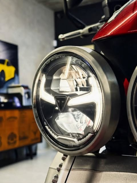 TRIUMPH ROCKET 3 R - Imagem 4