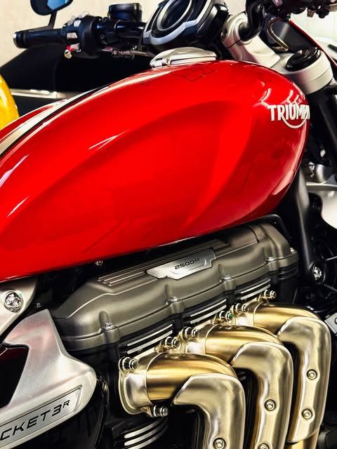 TRIUMPH ROCKET 3 R - Imagem 6