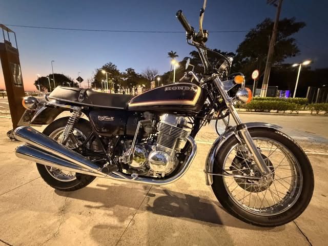 HONDA CB 750 K7 - Imagem 1