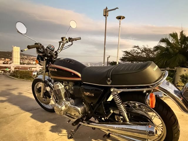 HONDA CB 750 K7 - Imagem 11