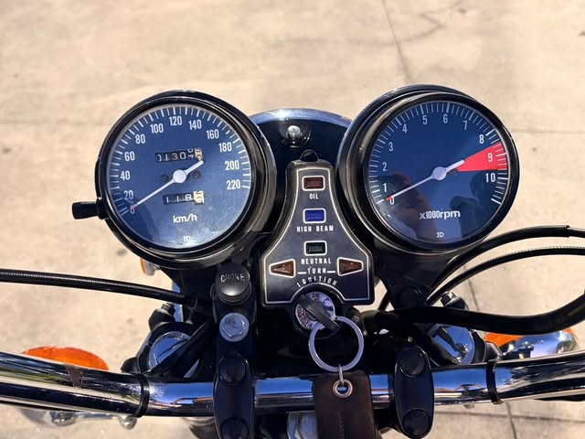 HONDA CB 750 K7 - Imagem 4