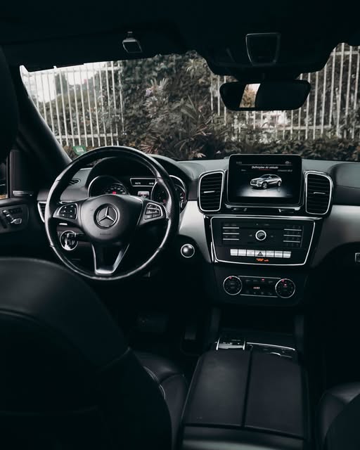 MERCEDES-BENZ GLE GLE400 COUPÉ - Imagem 3