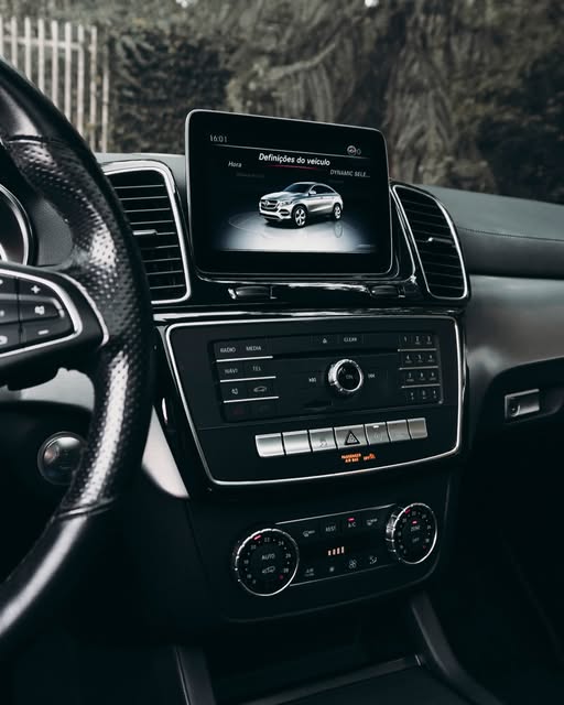 MERCEDES-BENZ GLE GLE400 COUPÉ - Imagem 5