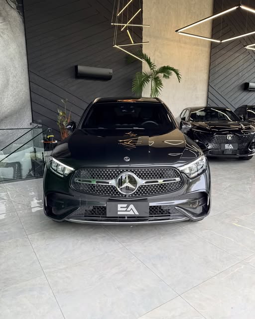 MERCEDES-BENZ GLC 300 2.0 MHEV AMG LINE 4MATIC 9G-TRONIC - Imagem 3