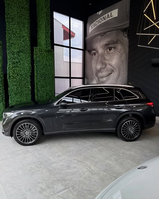 MERCEDES-BENZ GLC 300 2.0 MHEV AMG LINE 4MATIC 9G-TRONIC - Imagem 4