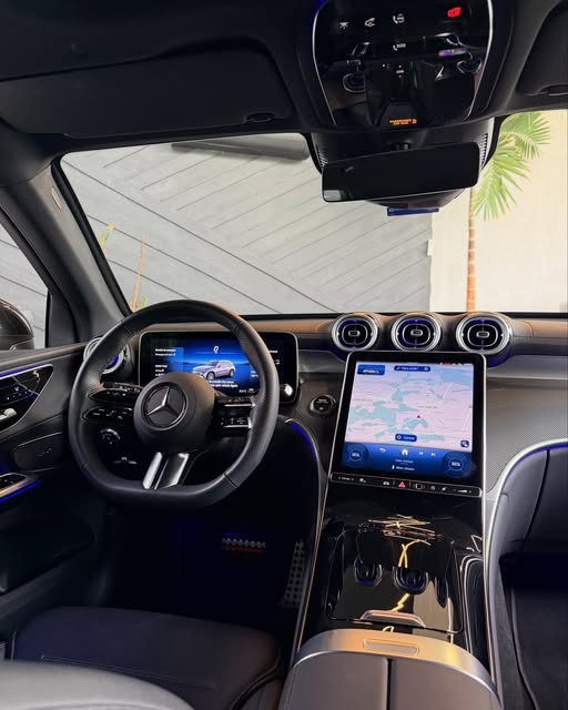 MERCEDES-BENZ GLC 300 2.0 MHEV AMG LINE 4MATIC 9G-TRONIC - Imagem 5
