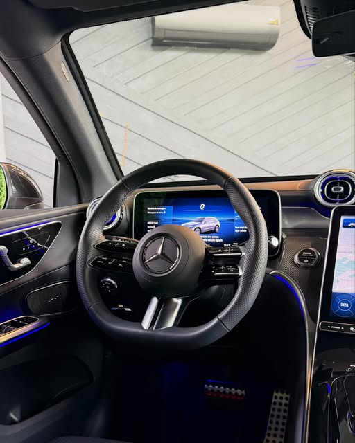MERCEDES-BENZ GLC 300 2.0 MHEV AMG LINE 4MATIC 9G-TRONIC - Imagem 6