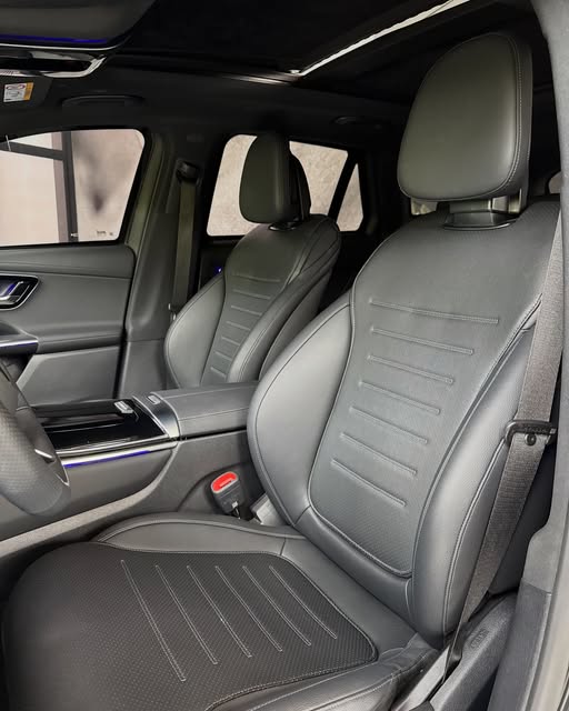 MERCEDES-BENZ GLC 300 2.0 MHEV AMG LINE 4MATIC 9G-TRONIC - Imagem 8