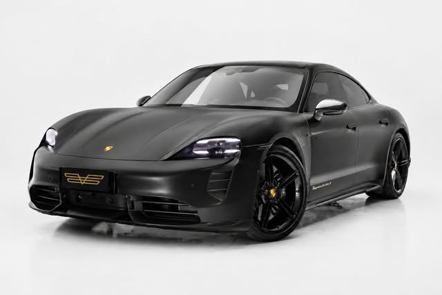 PORSCHE TAYCAN TURBO S - Imagem 1