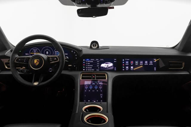 PORSCHE TAYCAN TURBO S - Imagem 3