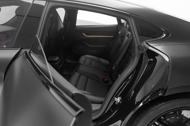 PORSCHE TAYCAN TURBO S - Imagem 5