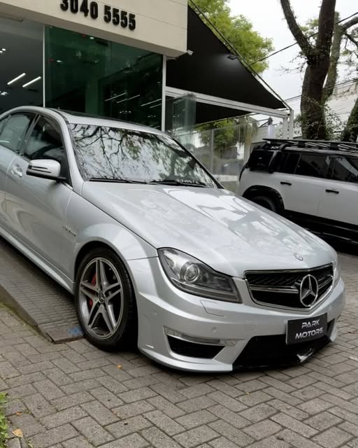 MERCEDES-BENZ C 63 AMG P30 - Imagem 4