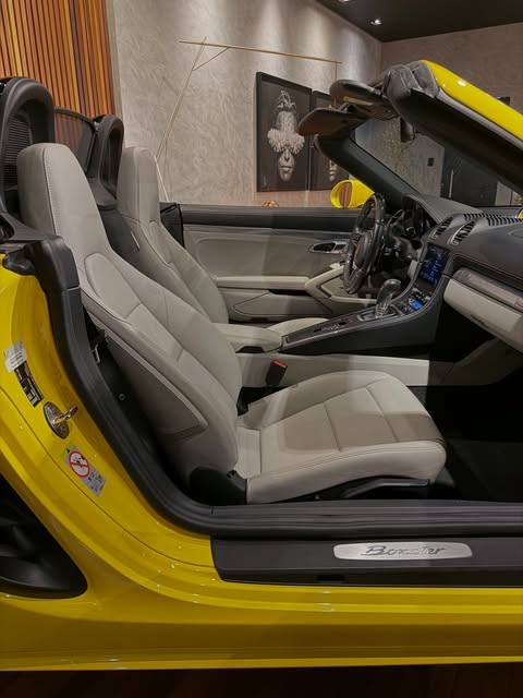 PORSCHE 718 BOXSTER - Imagem 7