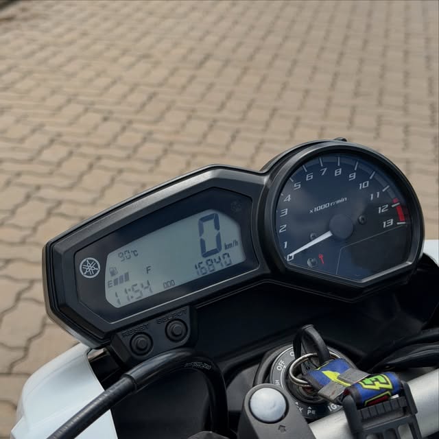 YAMAHA XJ6 - Imagem 7