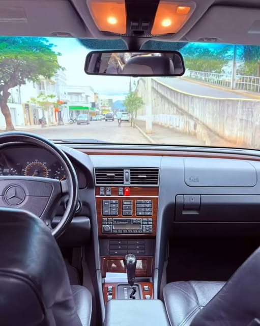 MERCEDES-BENZ C 220 - Imagem 15