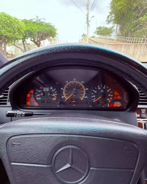 MERCEDES-BENZ C 220 - Imagem 6