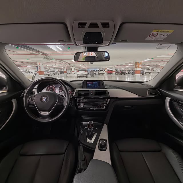 BMW 320I SPORT PLUS - Imagem 7