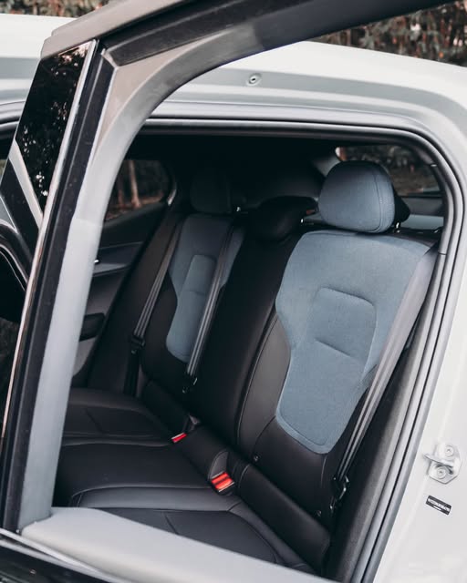 VOLVO EX30 CORE E40 - Imagem 6